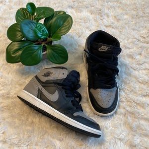 NIKE Kids Boys AirJordan’s 1 Retro High OG OS `Shadow’